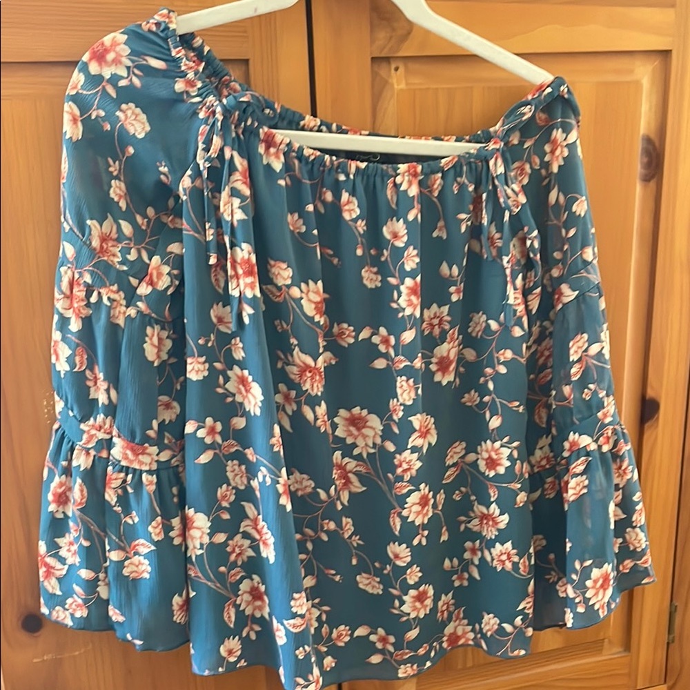 Floral Off-Shoulder Blouse - Picture 4 of 15